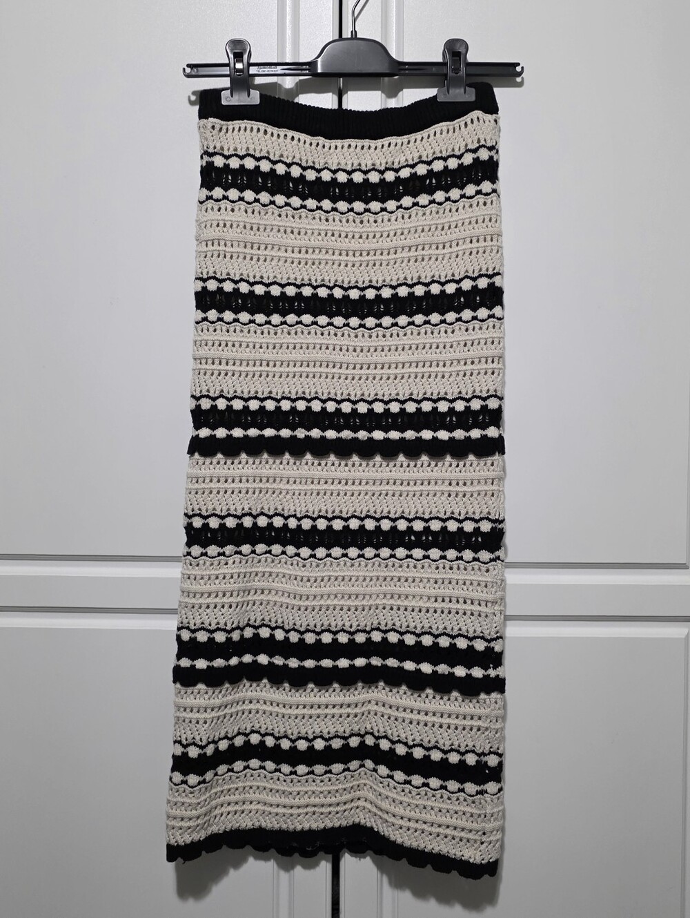 Sincerely Jules Black Cream Stripe Boho Crochet Chunky Knit Pull On Maxi Skirt - Picture 10 of 16